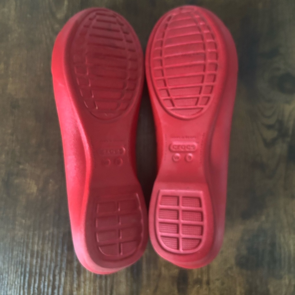 Crocs 9 - Picture 2 of 2